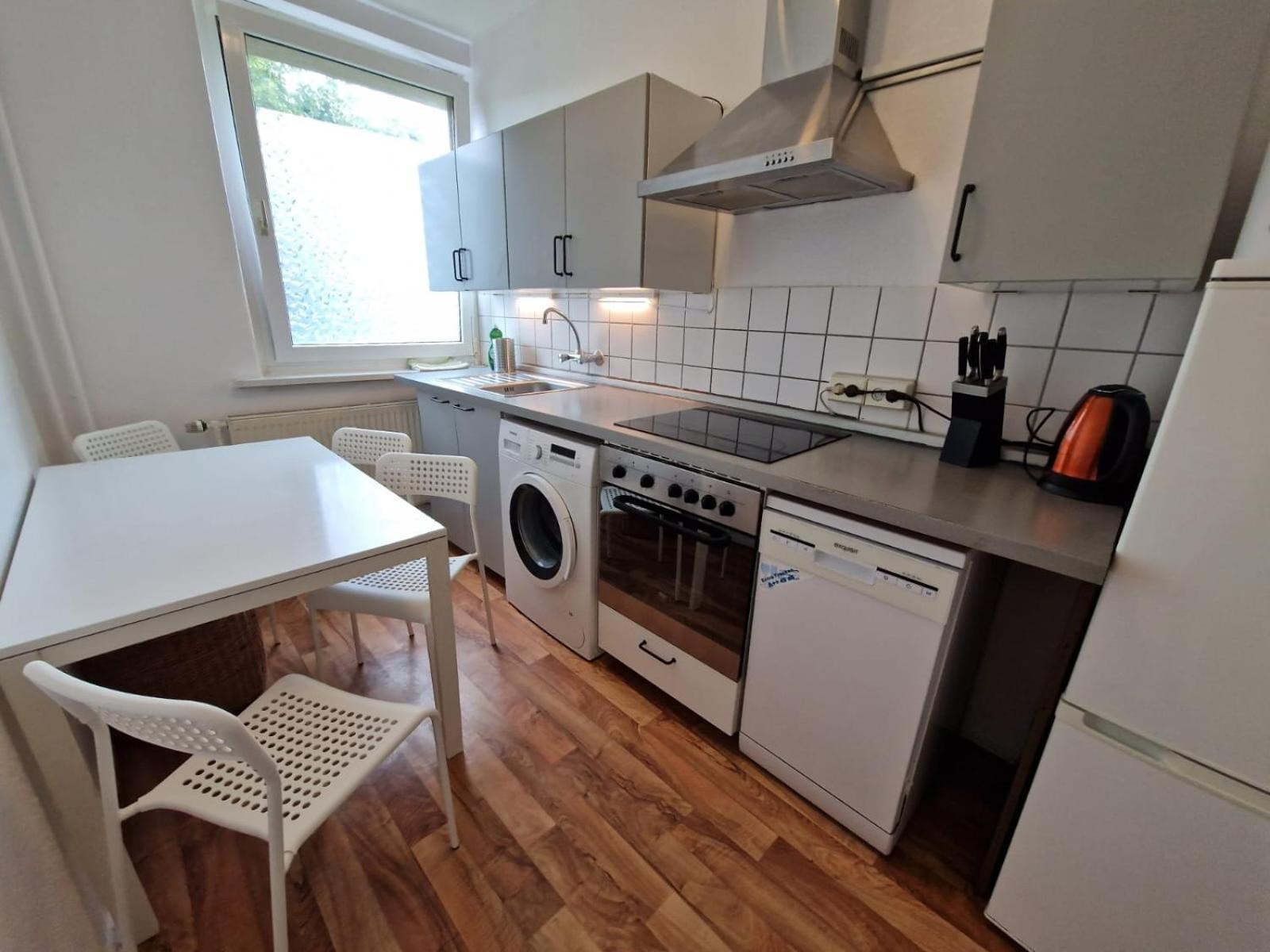Schoene 3 Schlafzimmer Wohnung Mit 4 Dopplbetten Berlino Esterno foto