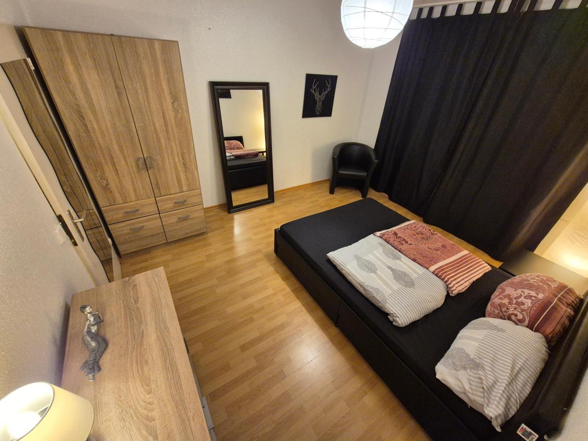Schoene 3 Schlafzimmer Wohnung Mit 4 Dopplbetten Berlino Esterno foto