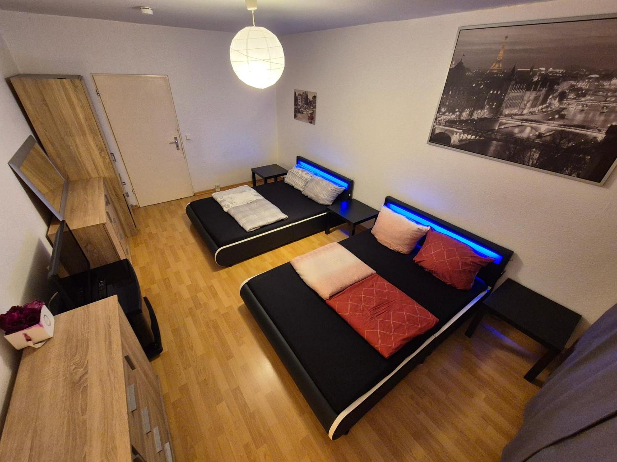 Schoene 3 Schlafzimmer Wohnung Mit 4 Dopplbetten Berlino Esterno foto