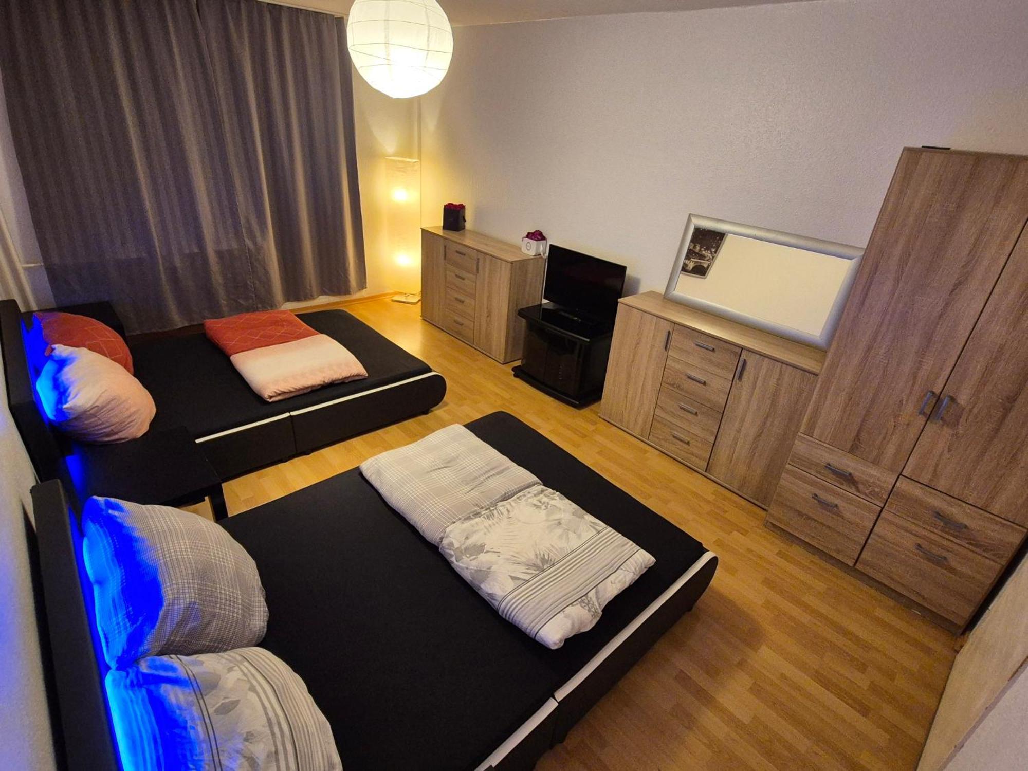 Schoene 3 Schlafzimmer Wohnung Mit 4 Dopplbetten Berlino Esterno foto