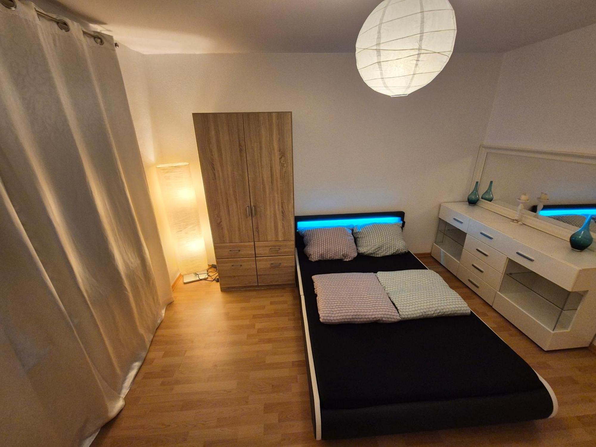 Schoene 3 Schlafzimmer Wohnung Mit 4 Dopplbetten Berlino Esterno foto