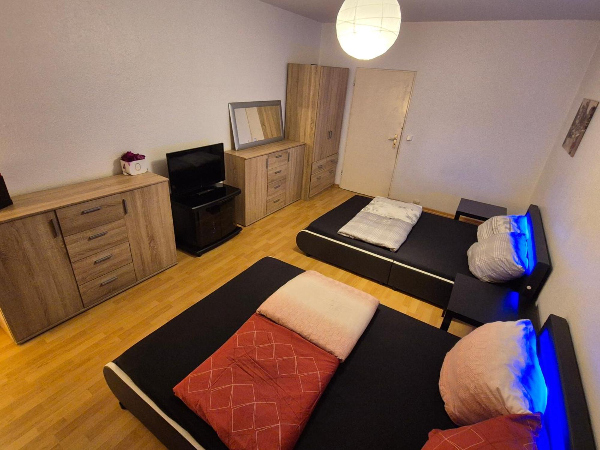 Schoene 3 Schlafzimmer Wohnung Mit 4 Dopplbetten Berlino Esterno foto